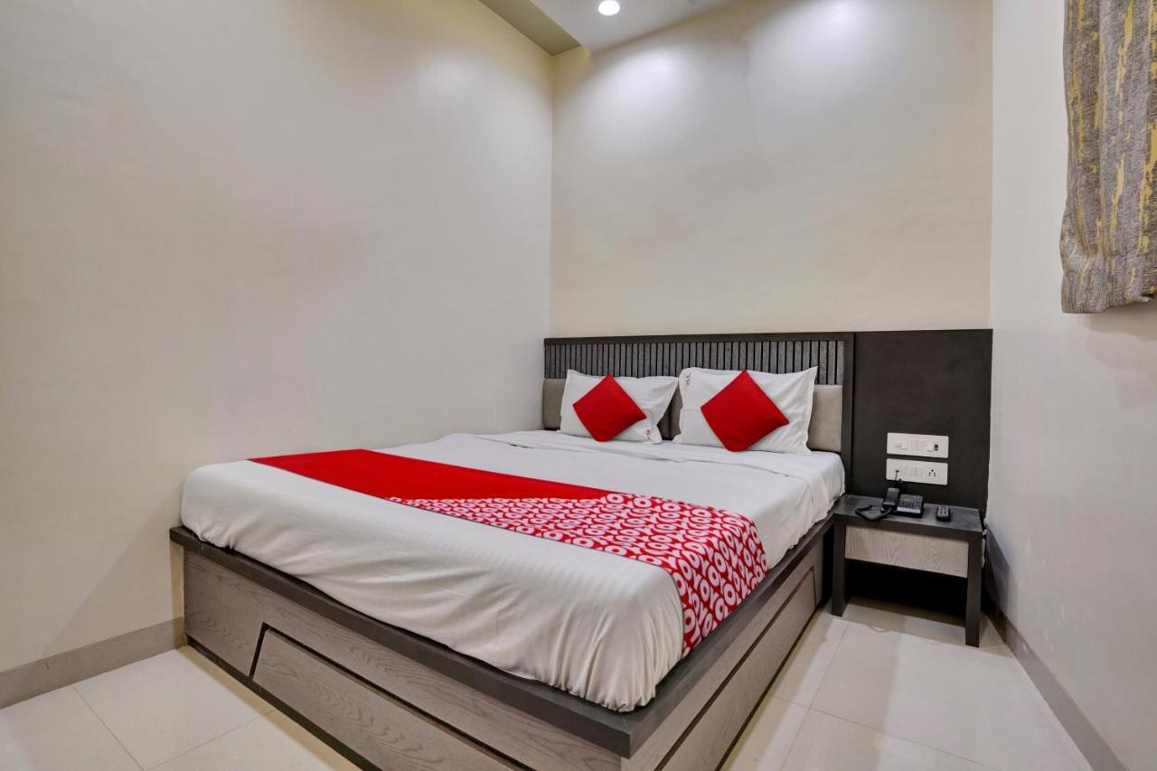 Super Hotel O Dhiman Residency Ulhāsnagar Екстериор снимка