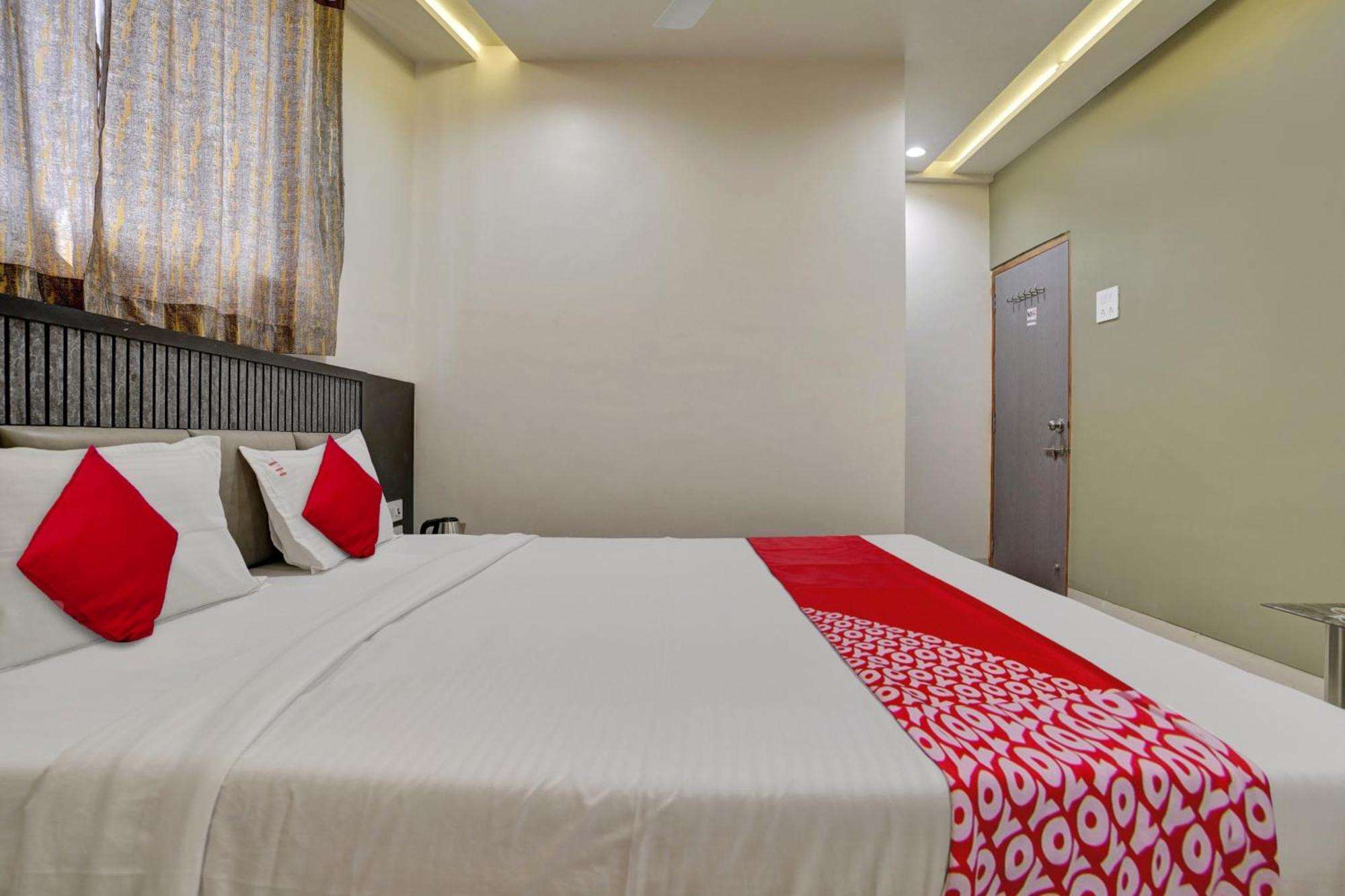 Super Hotel O Dhiman Residency Ulhāsnagar Екстериор снимка
