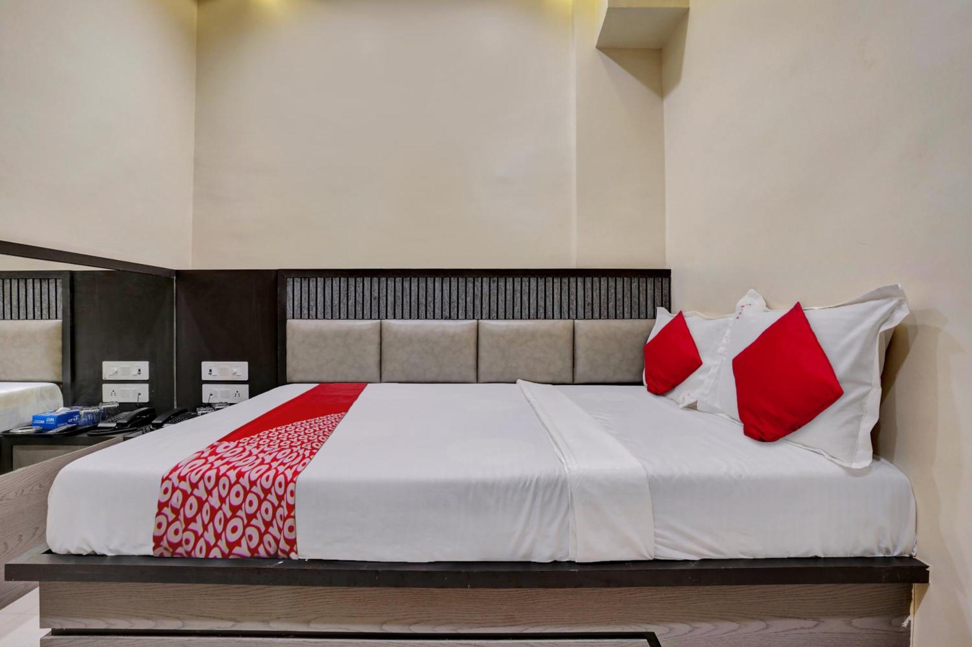 Super Hotel O Dhiman Residency Ulhāsnagar Екстериор снимка
