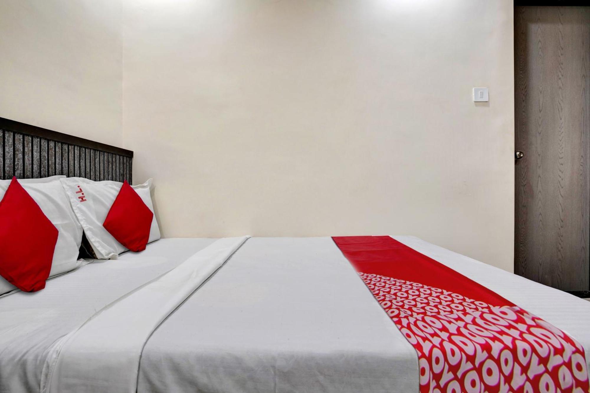 Super Hotel O Dhiman Residency Ulhāsnagar Екстериор снимка