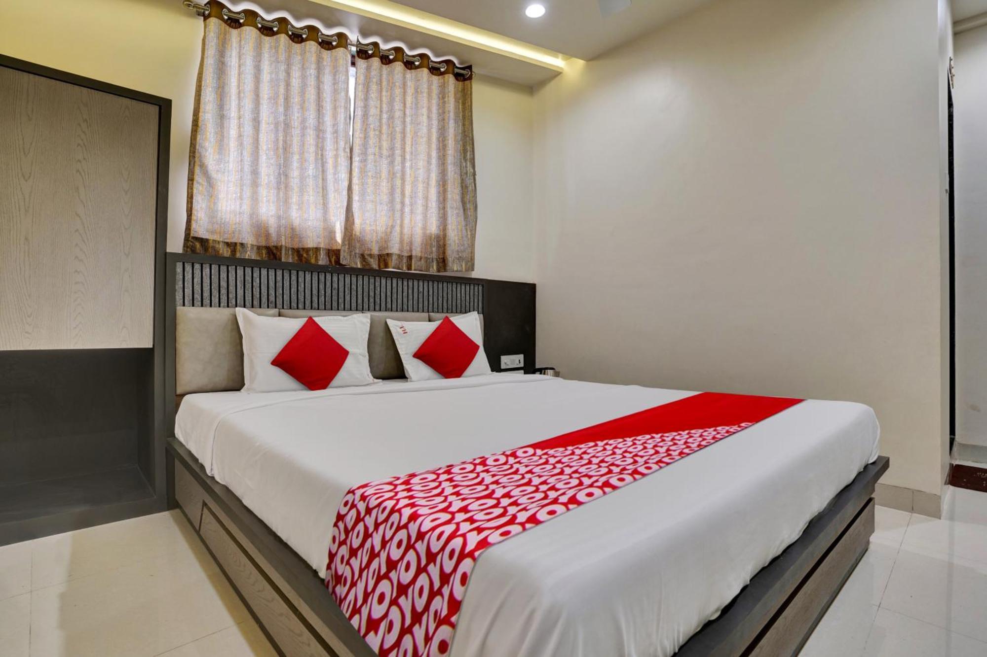 Super Hotel O Dhiman Residency Ulhāsnagar Екстериор снимка