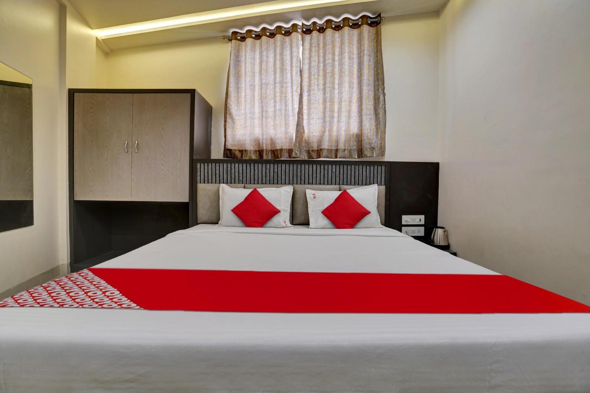 Super Hotel O Dhiman Residency Ulhāsnagar Екстериор снимка