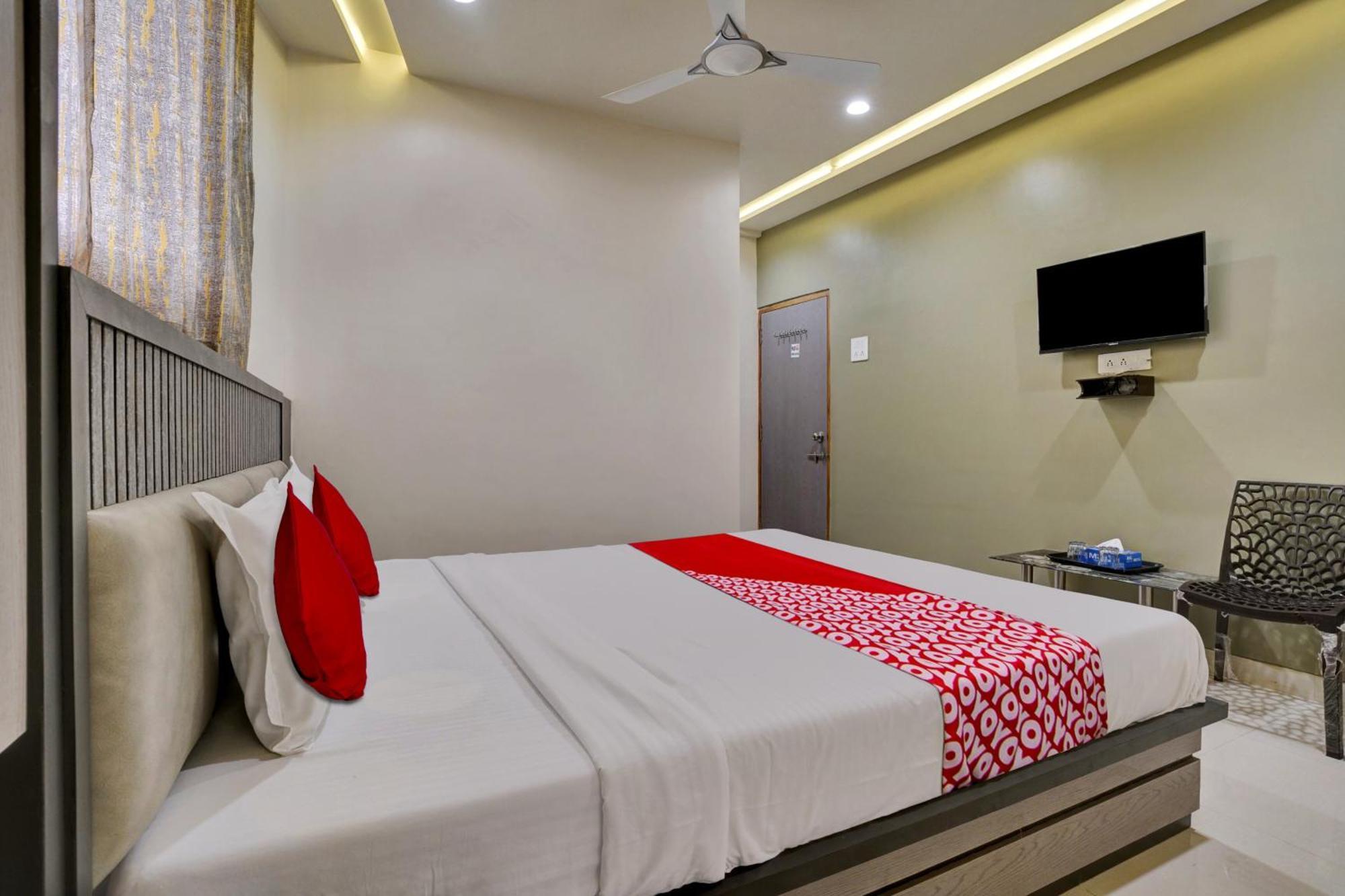 Super Hotel O Dhiman Residency Ulhāsnagar Екстериор снимка