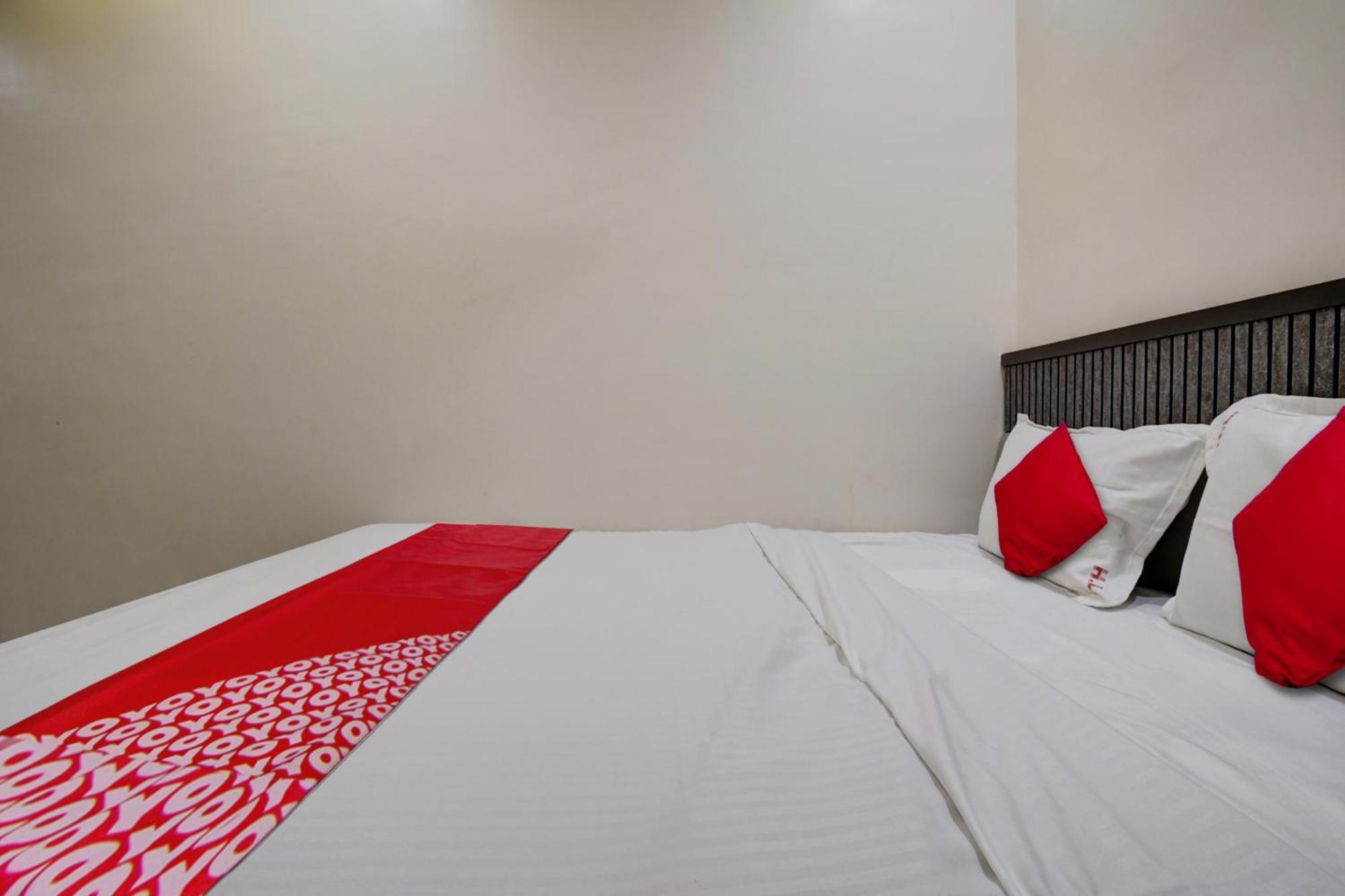 Super Hotel O Dhiman Residency Ulhāsnagar Екстериор снимка