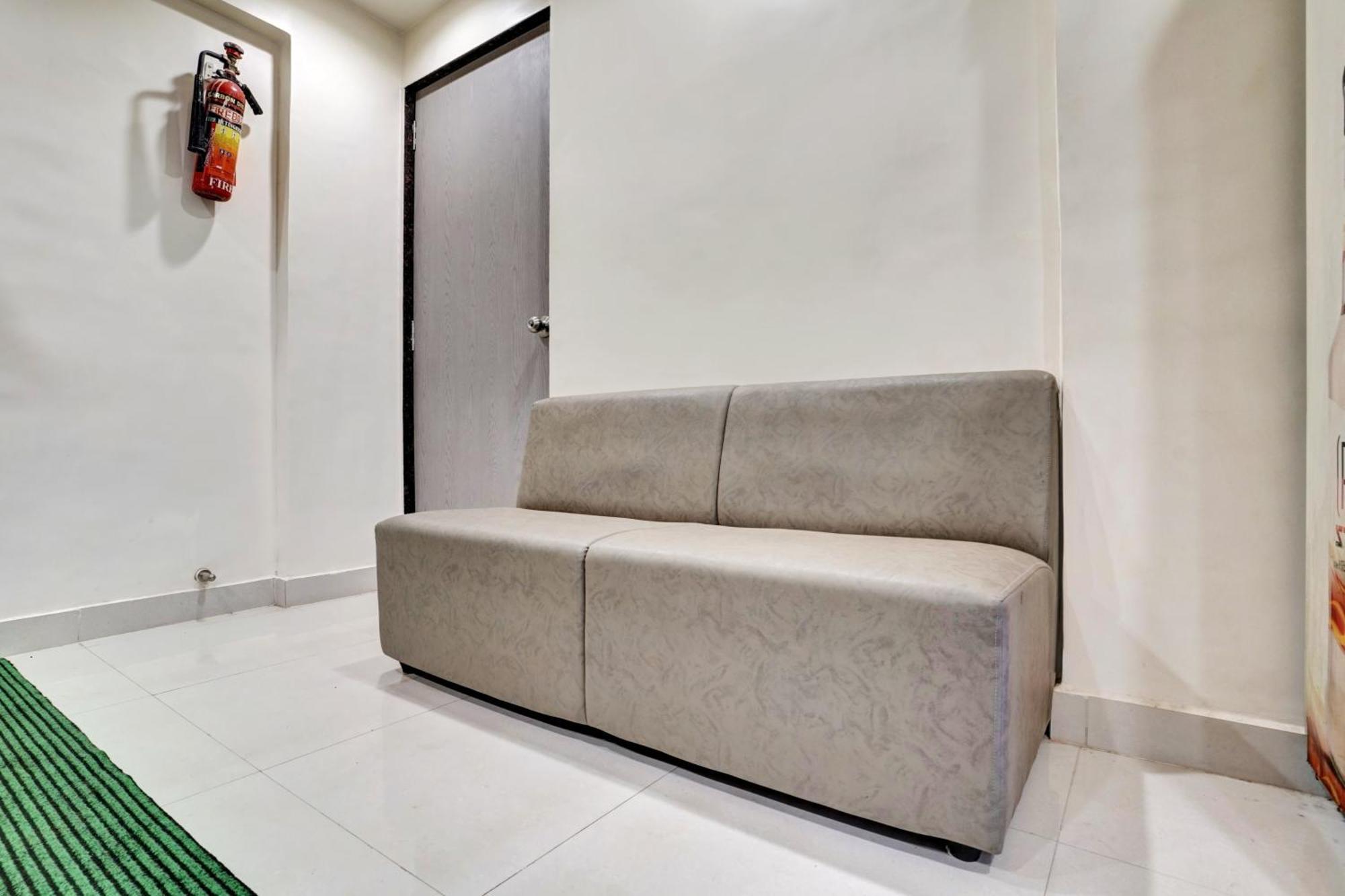 Super Hotel O Dhiman Residency Ulhāsnagar Екстериор снимка