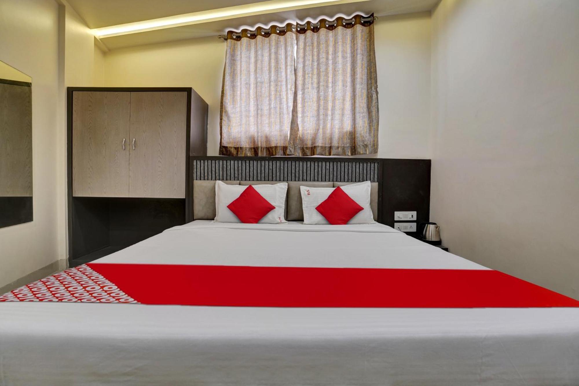 Super Hotel O Dhiman Residency Ulhāsnagar Екстериор снимка
